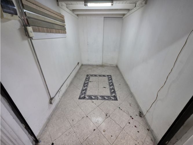 Local en arriendo en La Candelaria, Medellín, 17 m² · foto 2 de 4