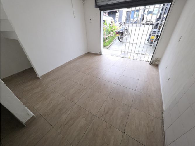 Local en arriendo en La Candelaria, Medellín, 17 m² · foto 3 de 4
