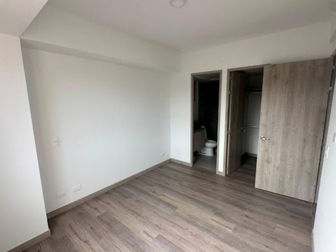 Apartamento de 2 alcobas en arriendo en Colombia, Medellín, 55 m² · foto 11 de 14