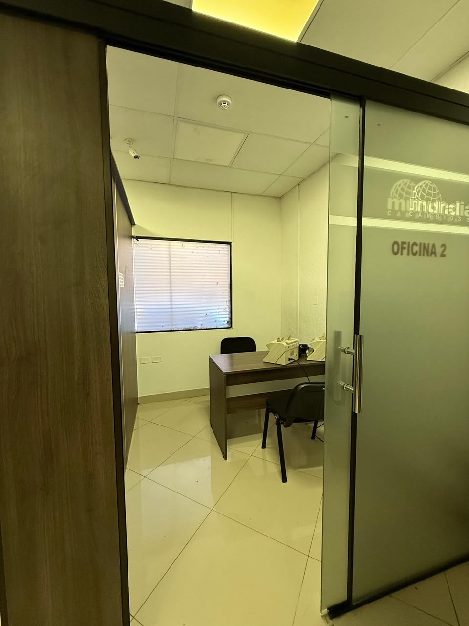 Alquiler: Oficina Corporativa Multifuncional en Oliva & 14 de Mayo, Asunción - Moderna y Adaptable — foto 1