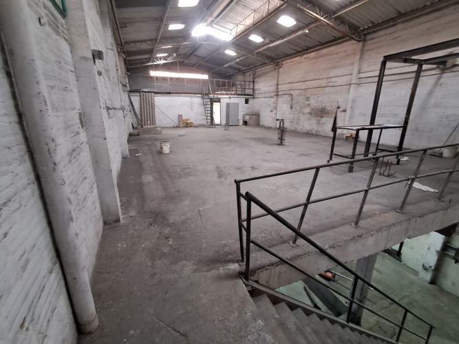 Bodega en arriendo en El Chagualo, Medellín, 500 m² · foto 2 de 16