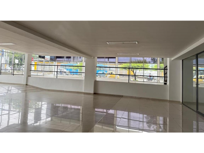 Bodega en arriendo en Las Delicias, Cali, 4692 m² · foto 7 de 14