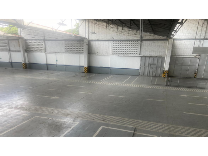 Bodega en arriendo en Las Delicias, Cali, 4692 m² · foto 8 de 14