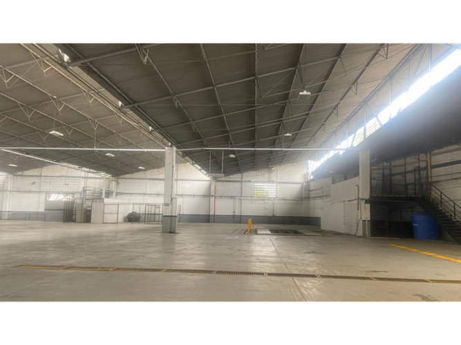 Bodega en arriendo en Las Delicias, Cali, 4692 m² · foto 12 de 14