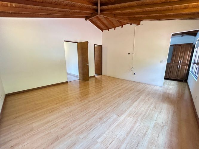 Apartamento de 4 alcobas en arriendo en Zona Centro, Envigado, 250 m² · foto 6 de 24