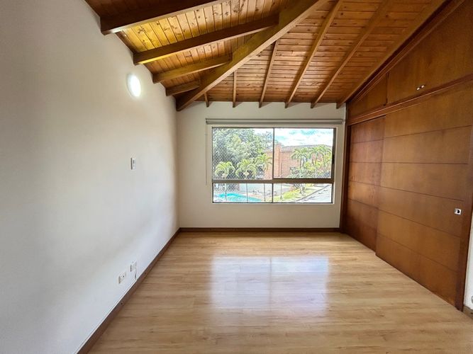 Apartamento de 4 alcobas en arriendo en Zona Centro, Envigado, 250 m² · foto 9 de 24