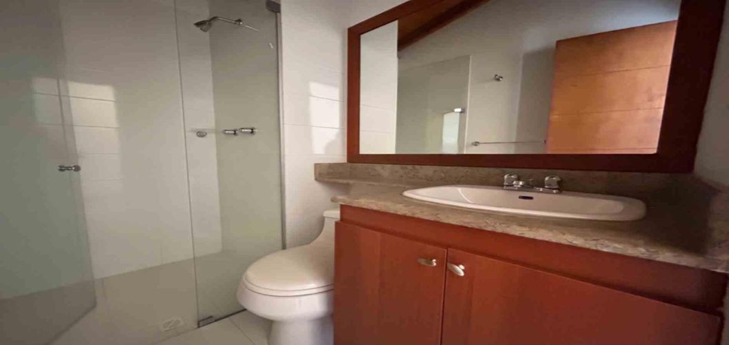Apartamento de 4 alcobas en arriendo en Zona Centro, Envigado, 250 m² · foto 18 de 24