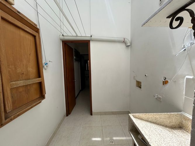 Apartamento de 4 alcobas en arriendo en Zona Centro, Envigado, 250 m² · foto 21 de 24