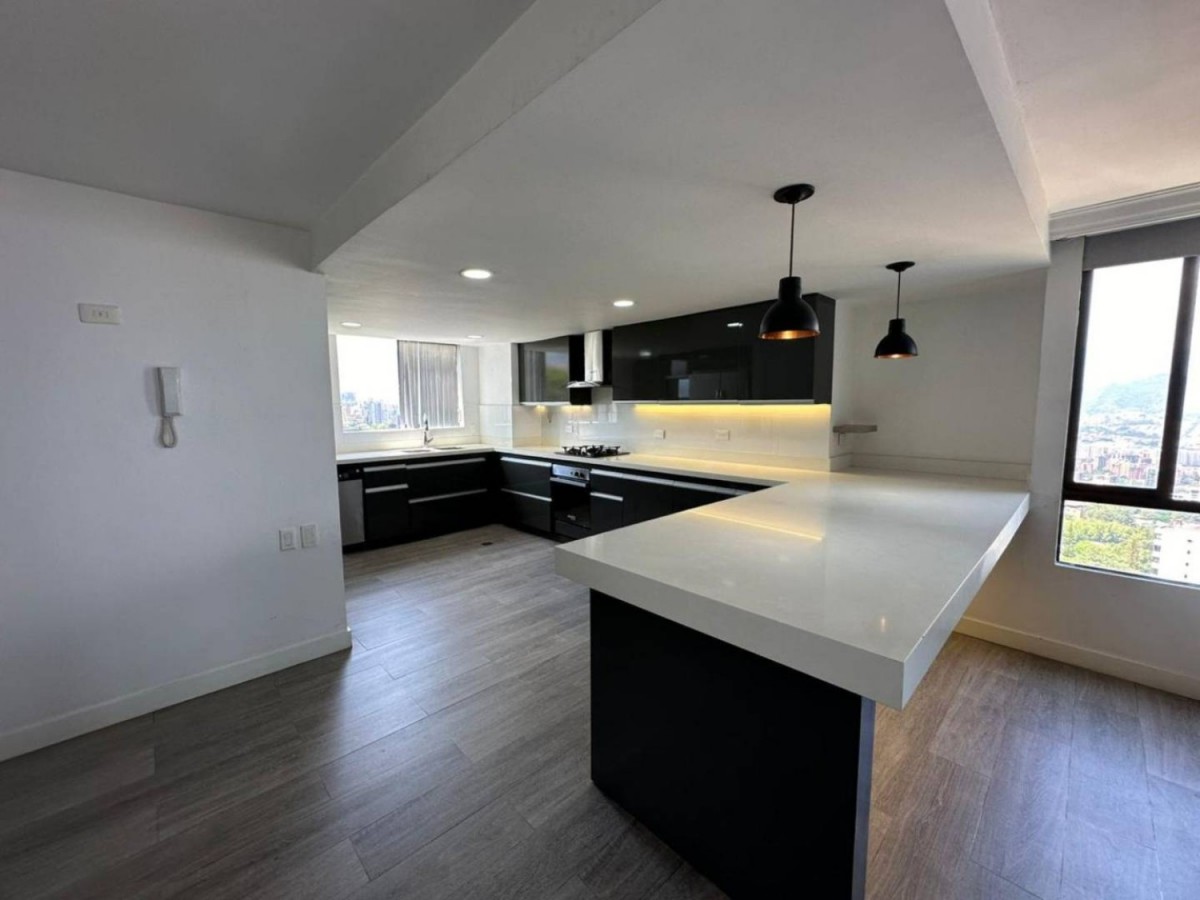 Apartamento en arriendo en San Lucas, Medellín · foto 2 de 24