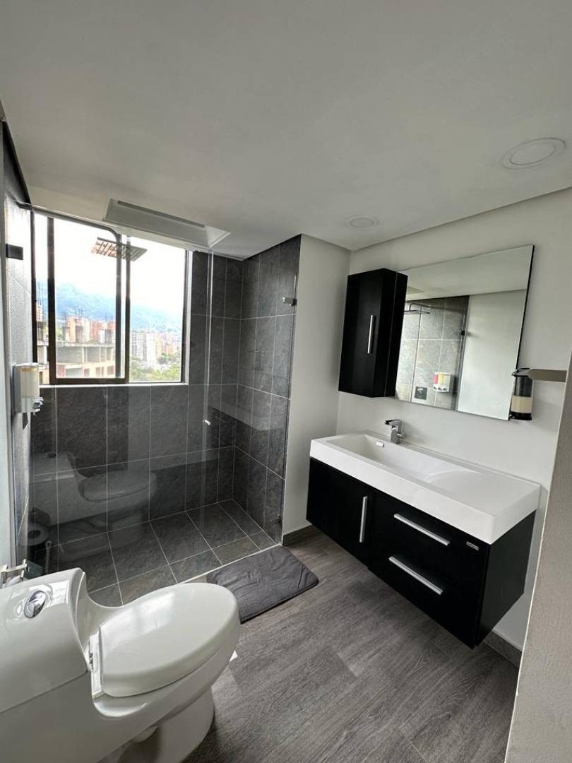 Apartamento en arriendo en San Lucas, Medellín · foto 5 de 24