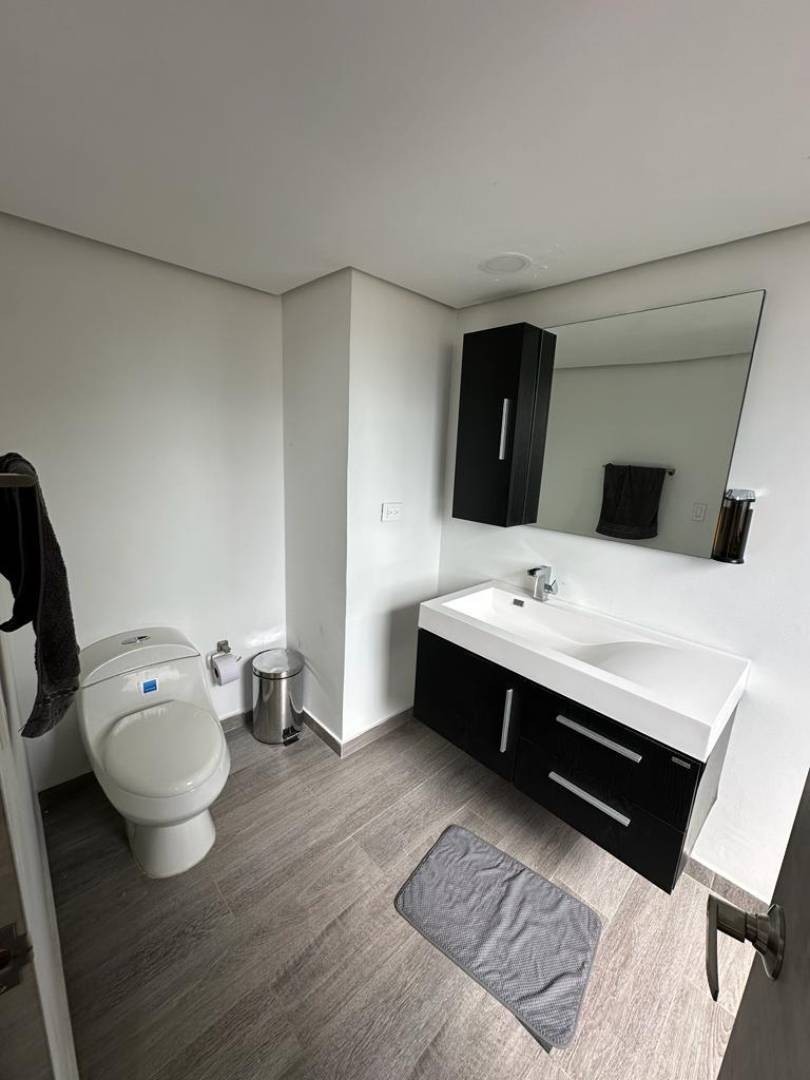 Apartamento en arriendo en San Lucas, Medellín · foto 8 de 24
