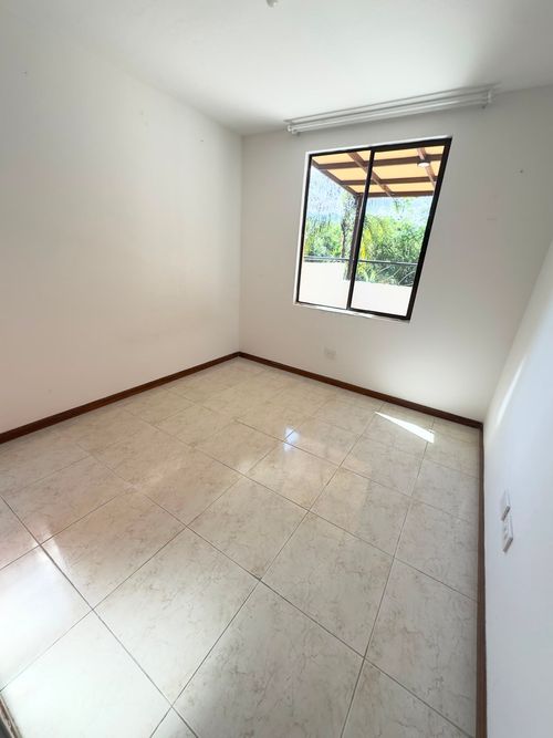 Apartamento de 3 alcobas en venta en Santa Teresita, Cali, 200 m² · foto 5 de 16