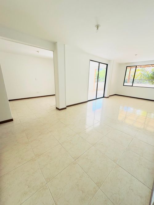Apartamento de 3 alcobas en venta en Santa Teresita, Cali, 200 m² · foto 15 de 16