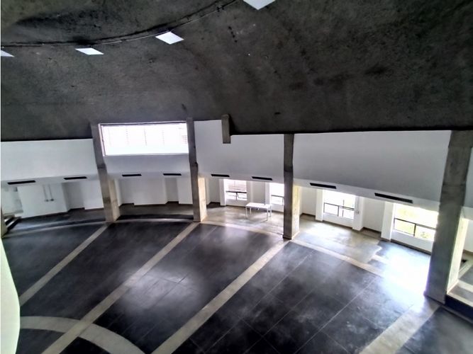 Local en arriendo en Milla De Oro, Medellín, 570 m² · foto 3 de 17