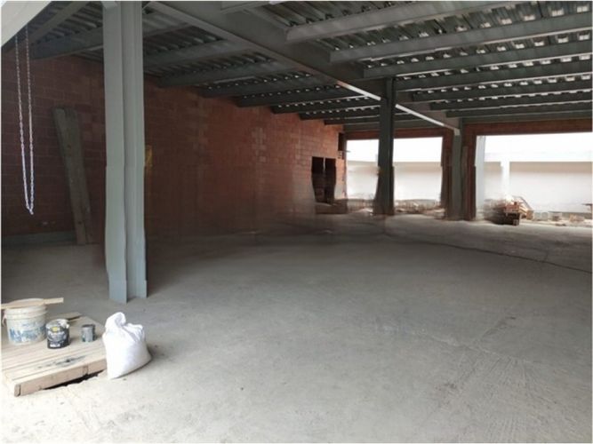 Bodega en arriendo en Laureles, Medellín, 320 m² · foto 8 de 11