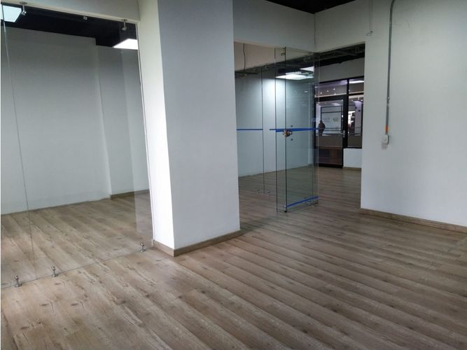 Local en arriendo en Milla De Oro, Medellín, 79 m² · foto 2 de 10