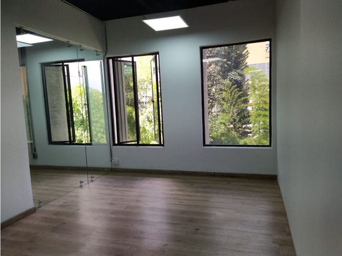 Local en arriendo en Milla De Oro, Medellín, 79 m² · foto 3 de 10