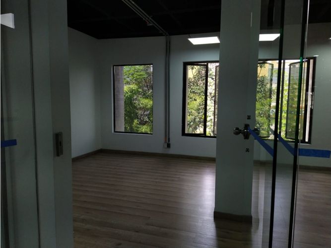 Local en arriendo en Milla De Oro, Medellín, 79 m² · foto 4 de 10