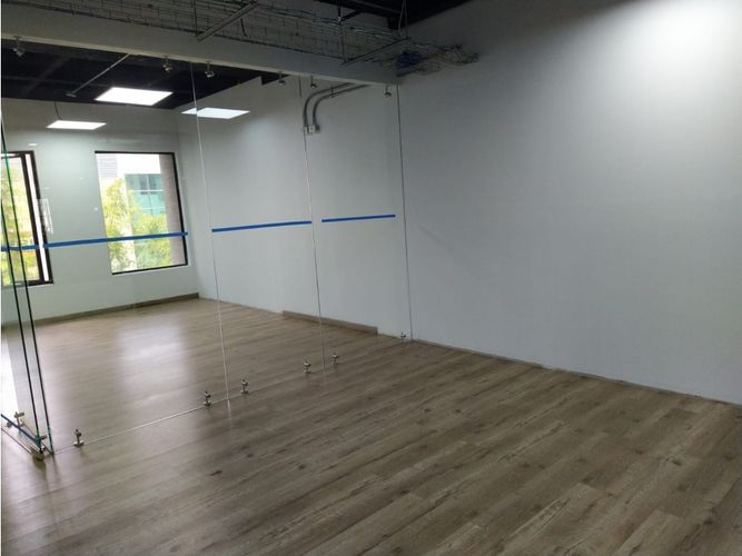 Local en arriendo en Milla De Oro, Medellín, 79 m² · foto 5 de 10