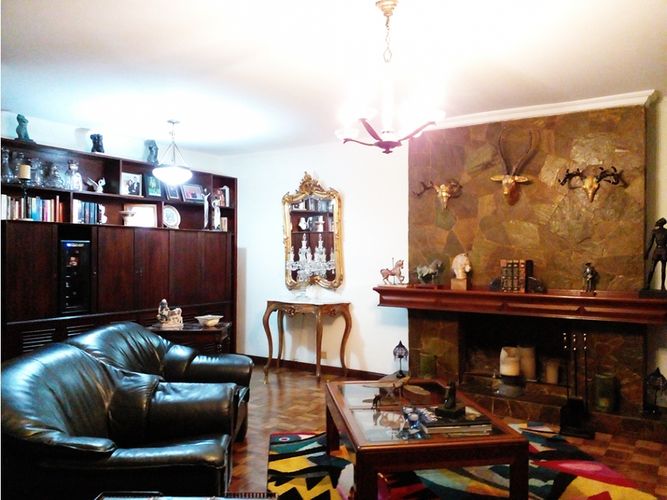 Casa de 4 alcobas en venta en San Lucas, Medellín, 500 m² · foto 2 de 15