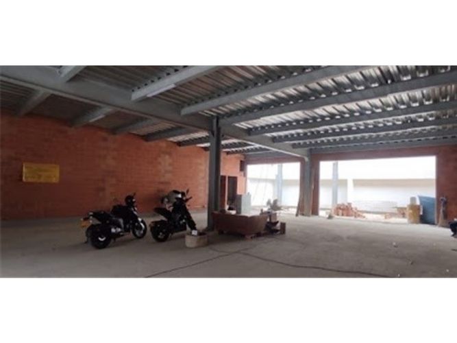 Bodega en arriendo en Laureles, Medellín, 320 m² · foto 5 de 9