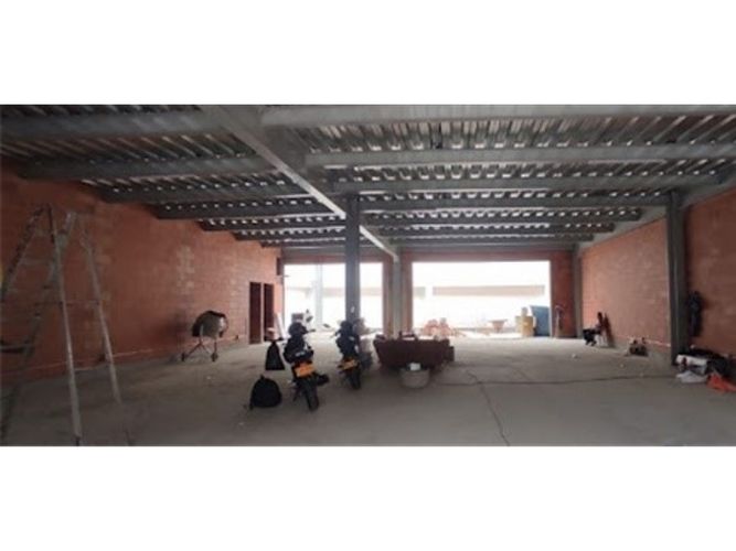 Bodega en arriendo en Laureles, Medellín, 320 m² · foto 7 de 9