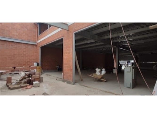 Bodega en arriendo en Laureles, Medellín, 320 m² · foto 8 de 9