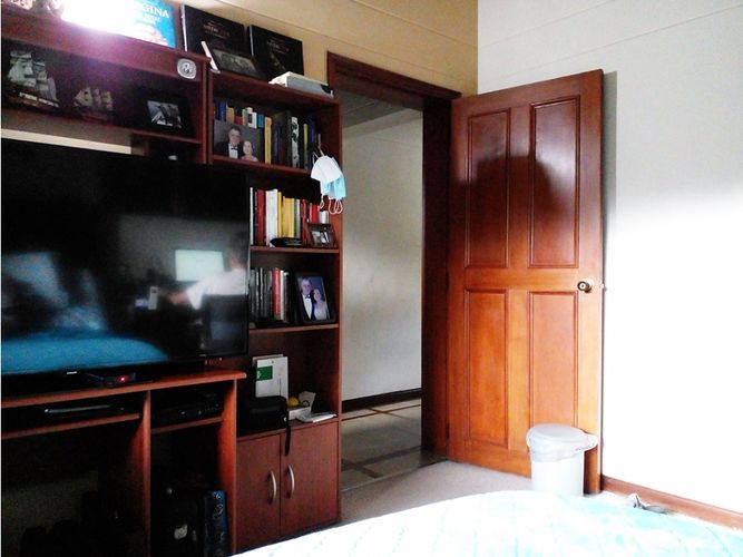 Casa de 4 alcobas en venta en San Lucas, Medellín, 500 m² · foto 11 de 15