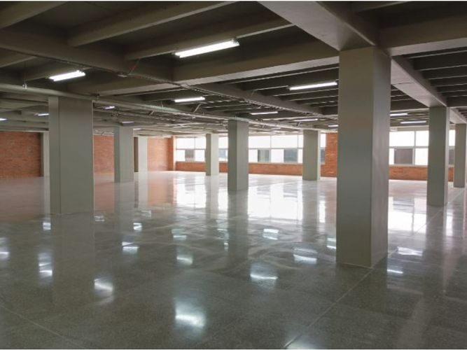 Local en arriendo en Aeroparque Juan Pablo Ii, Medellín, 584 m² · foto 12 de 12