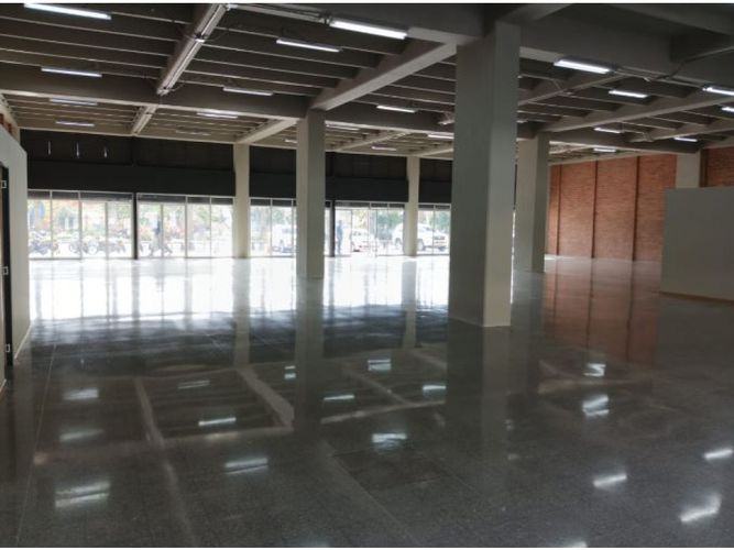 Local en arriendo en Urbanizacion Villas Del Parque, Medellín, 580 m² · foto 2 de 6