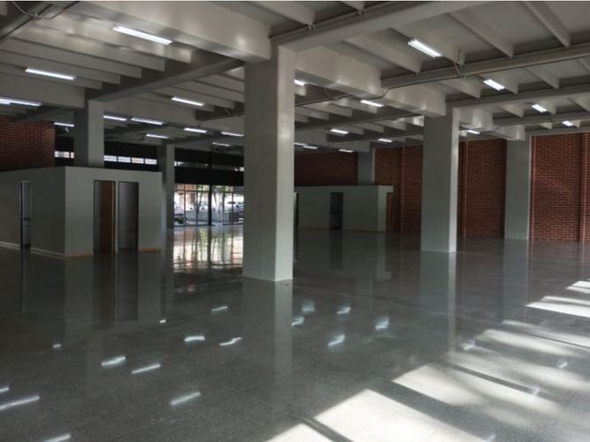 Local en arriendo en Urbanizacion Villas Del Parque, Medellín, 580 m² · foto 3 de 6