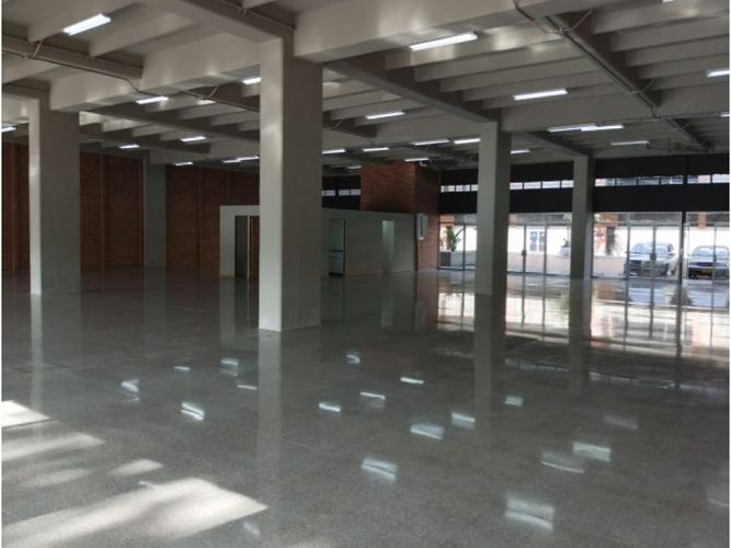 Local en arriendo en Urbanizacion Villas Del Parque, Medellín, 580 m² · foto 4 de 6