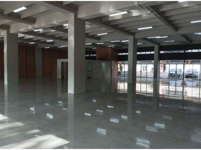 Local en arriendo en Urbanizacion Villas Del Parque, Medellín, 580 m² · foto 5 de 6