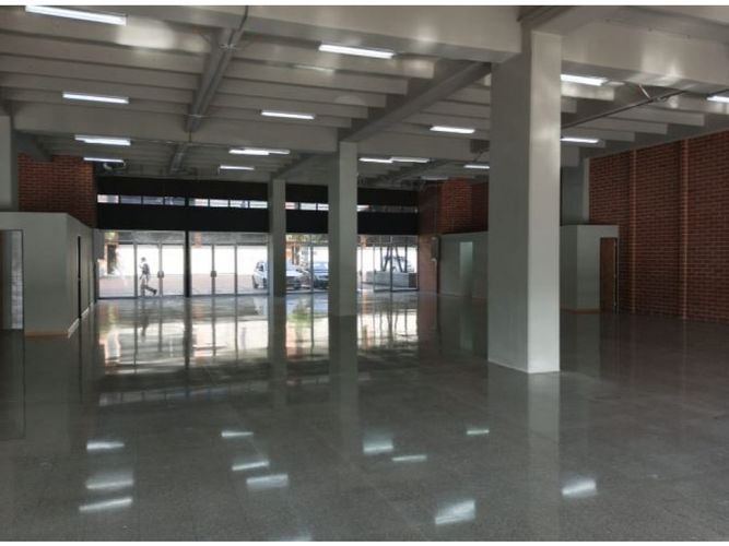 Local en arriendo en Urbanizacion Villas Del Parque, Medellín, 193 m² · foto 2 de 2