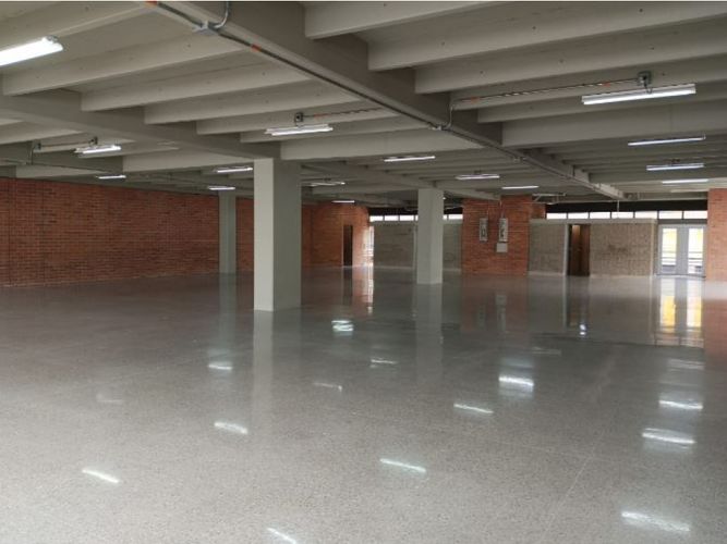 Local en arriendo en Aeroparque Juan Pablo Ii, Medellín, 277 m² · foto 2 de 6