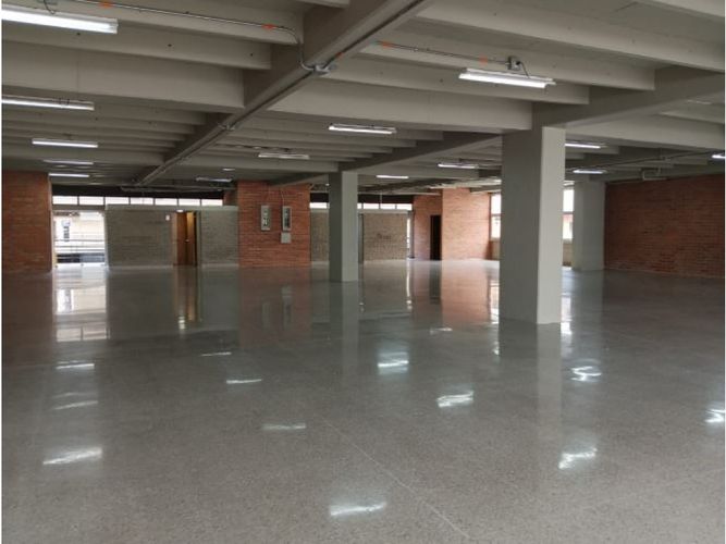 Local en arriendo en Aeroparque Juan Pablo Ii, Medellín, 277 m² · foto 5 de 6