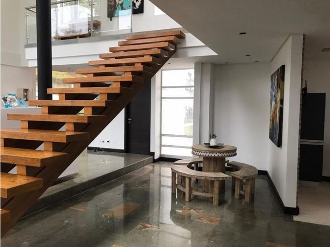 Casa de 5 alcobas en venta en Cumbres, Envigado, 380 m² · foto 5 de 17