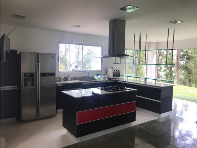 Casa de 5 alcobas en venta en Cumbres, Envigado, 380 m² · foto 9 de 17