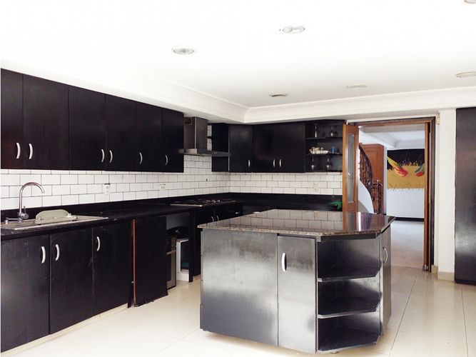 Casa de 4 alcobas en arriendo en Urbanizacion Arcoiris, Medellín, 850 m² · foto 4 de 20