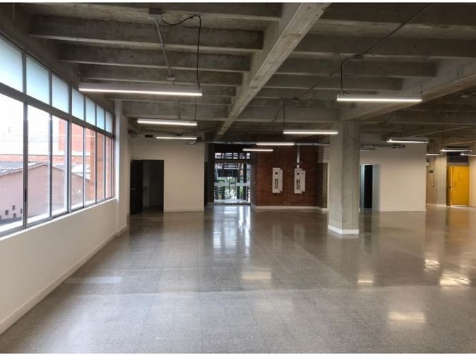 Local en arriendo en Urbanizacion Villas Del Parque, Medellín, 757 m² · foto 3 de 5