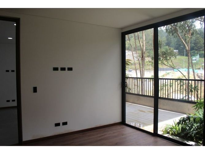 Apartamento de 2 alcobas en venta en Media Luna, Medellín, 96 m² · foto 13 de 16