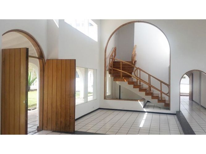 Casa de 19 alcobas en arriendo en Belen Alameda, Medellín, 1500 m² · foto 5 de 9