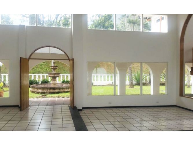 Casa de 19 alcobas en arriendo en Belen Alameda, Medellín, 1500 m² · foto 9 de 9
