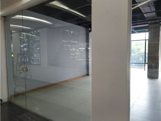 Local en arriendo en Oviedo, Medellín, 79 m² · foto 2 de 9