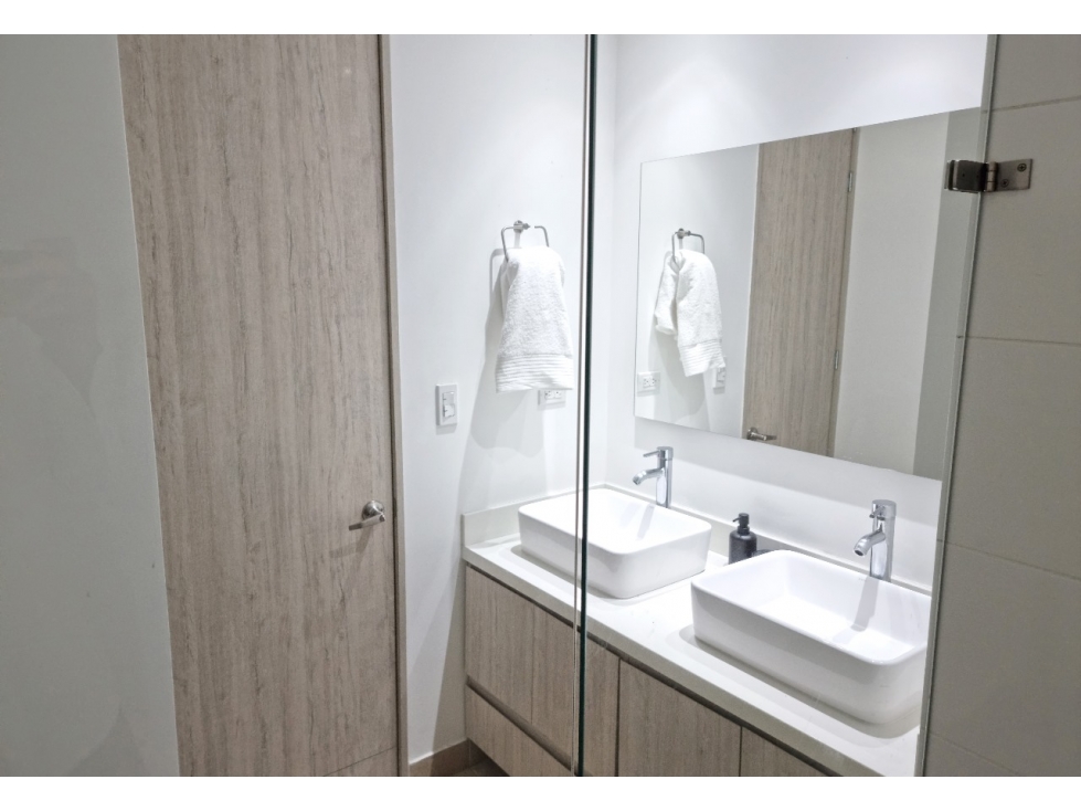 Apartamento en arriendo en La Linde, Medellín · foto 18 de 19