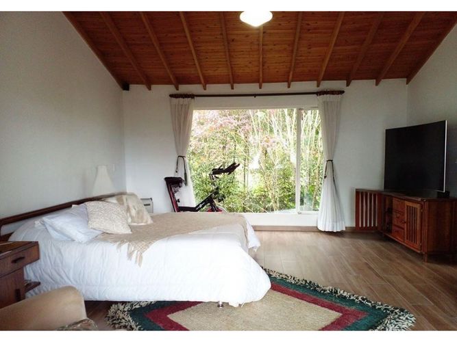 Casa de 4 alcobas en venta en El Chocho, Envigado, 375 m² · foto 2 de 20