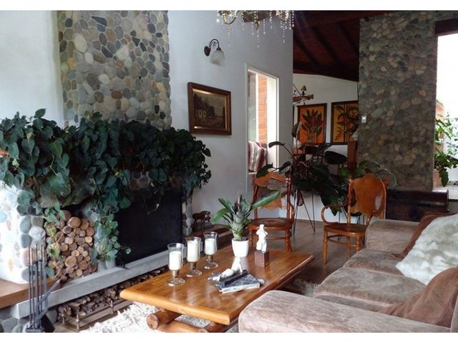 Casa de 4 alcobas en venta en El Chocho, Envigado, 375 m² · foto 4 de 20