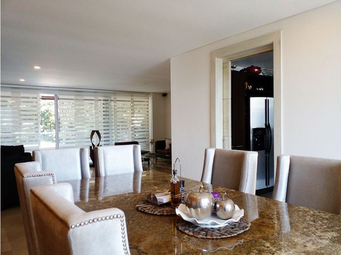Apartamento de 3 alcobas en venta en El Poblado, Medellín, 270 m² · foto 13 de 20