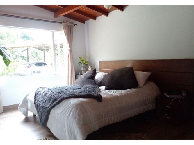 Casa de 4 alcobas en venta en El Chocho, Envigado, 375 m² · foto 13 de 20
