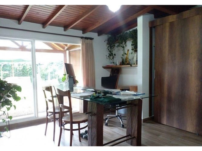 Casa de 4 alcobas en venta en El Chocho, Envigado, 375 m² · foto 19 de 20